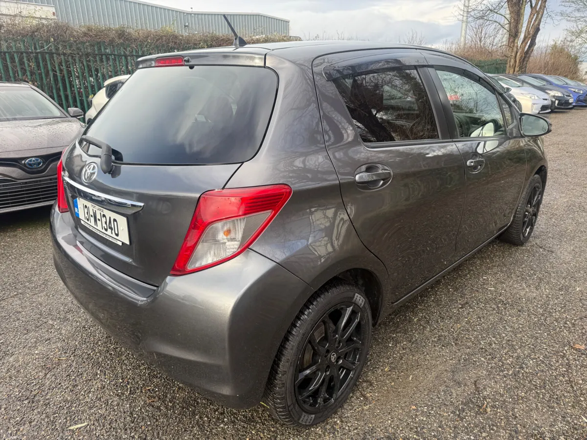 Toyota Vitz,Yaris 2013 - Image 3