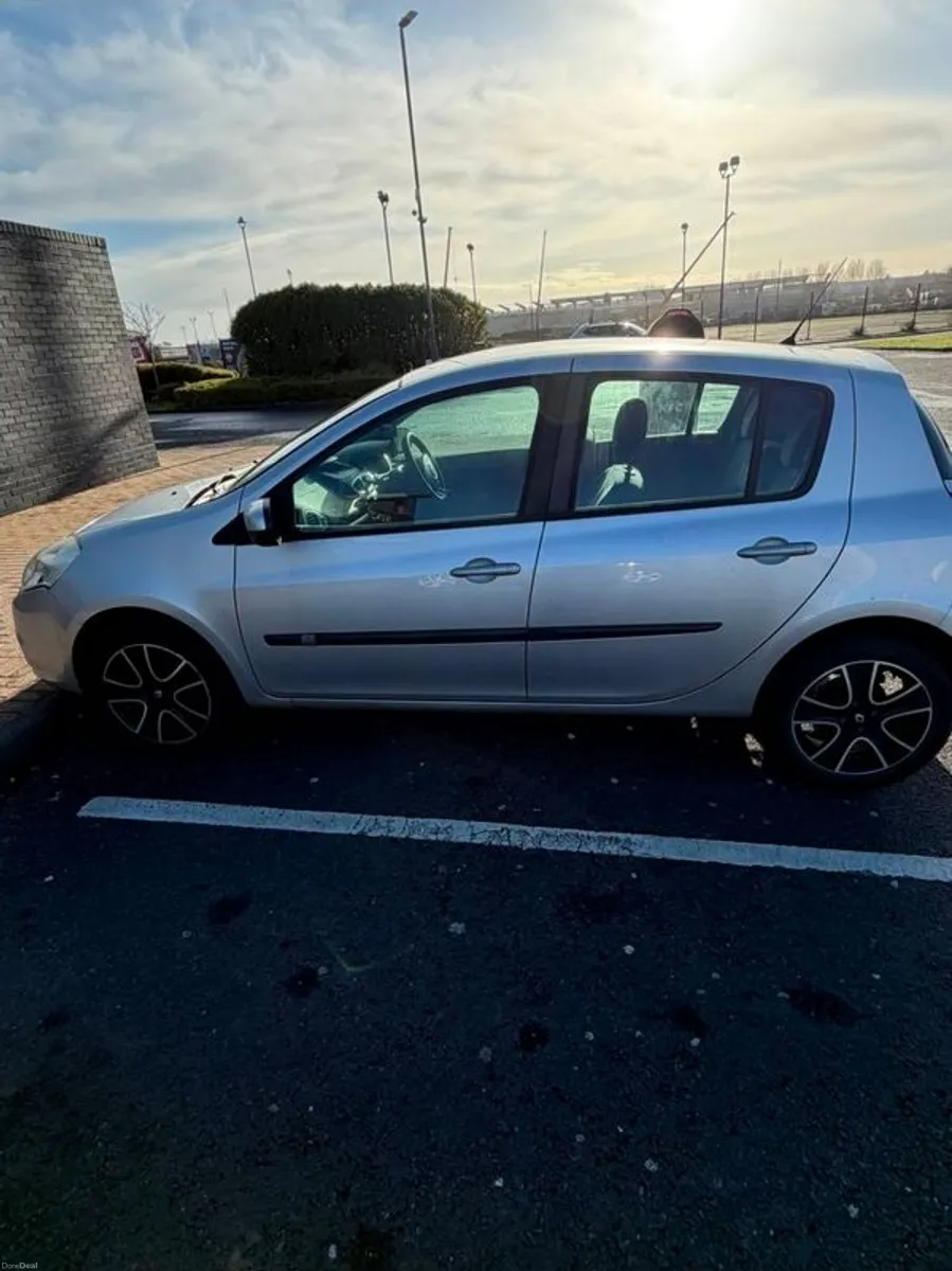 2010 Renault Clio - Image 2