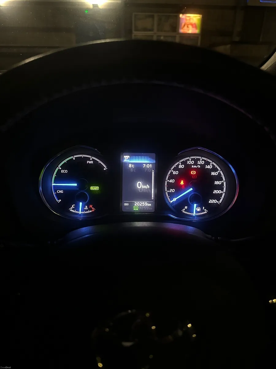 Toyota Yaris hybrid 2018 1.5L - Image 2