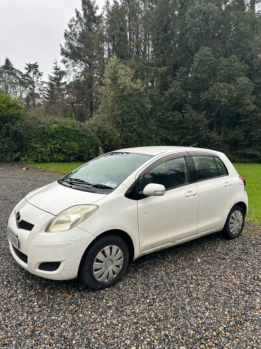 Toyota Yaris Vitz - Image 4