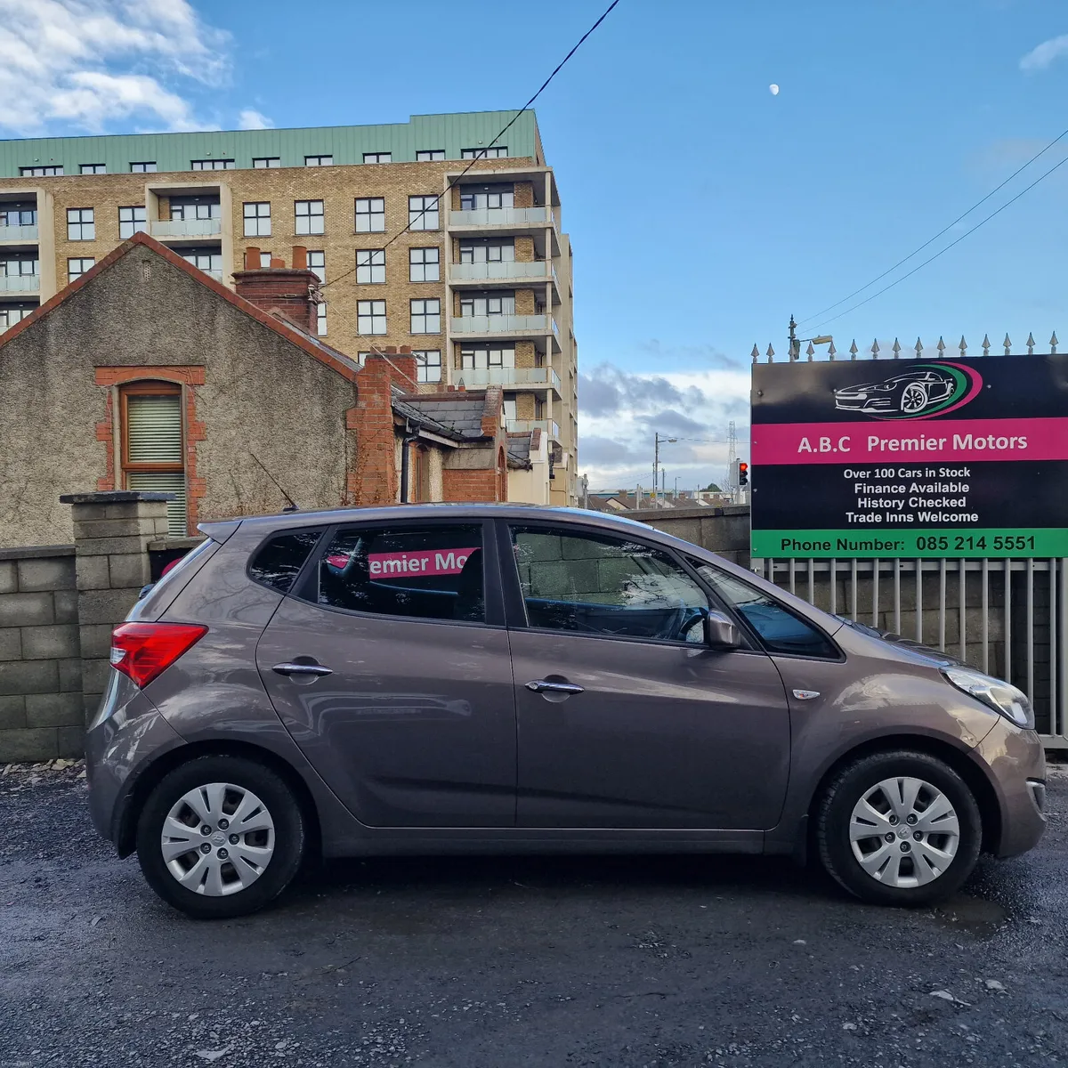 Hyundai ix20 2013 Low Miles 99k Miles - Image 2