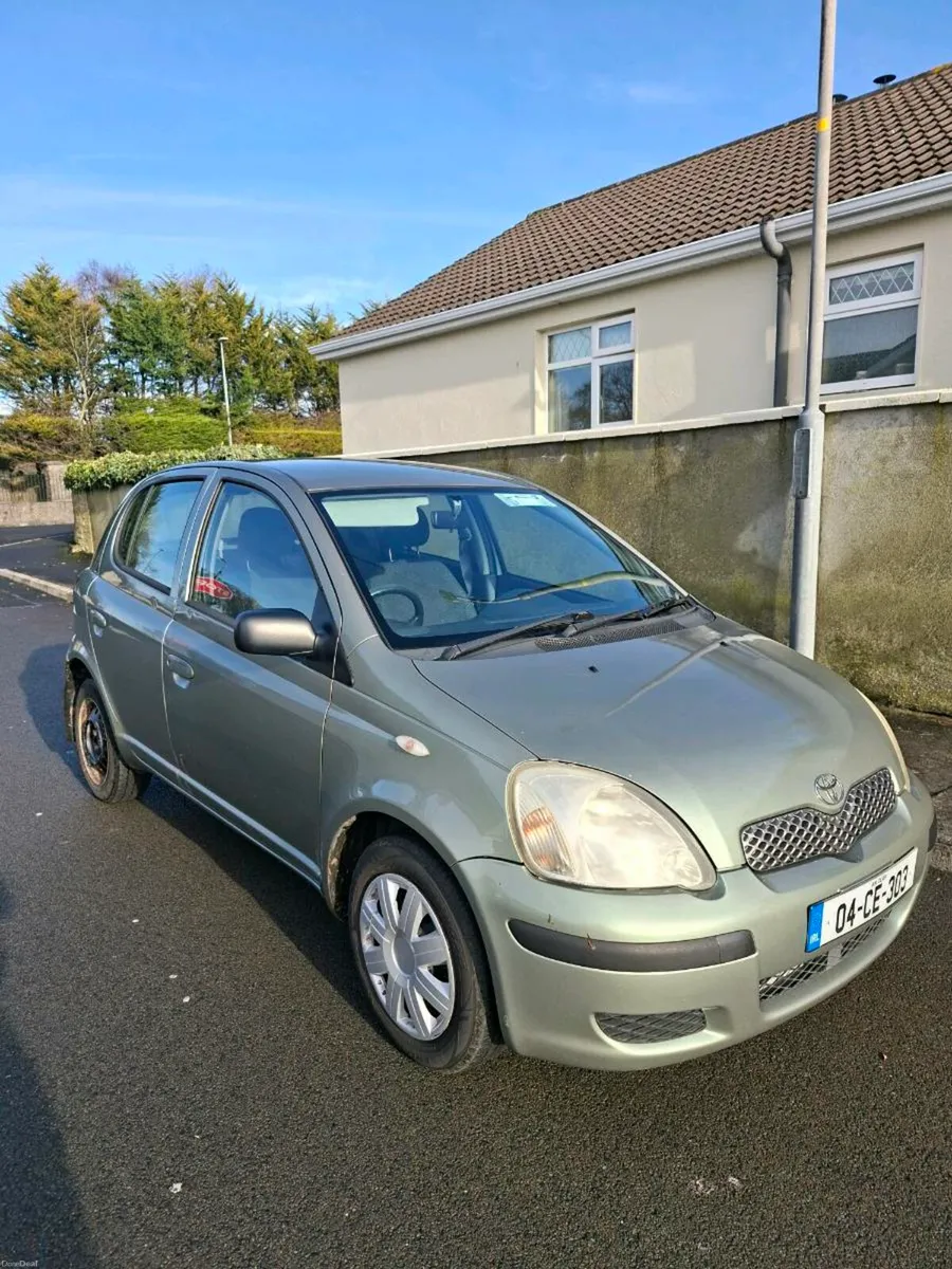 TOYOTA YARIS 2004 - Image 1