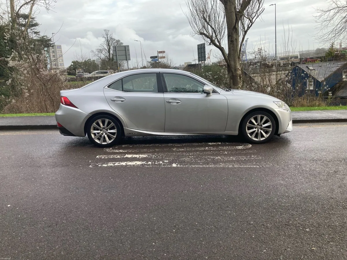 2015 Lexus IS300h Auto Only 165000 Klm - Image 2
