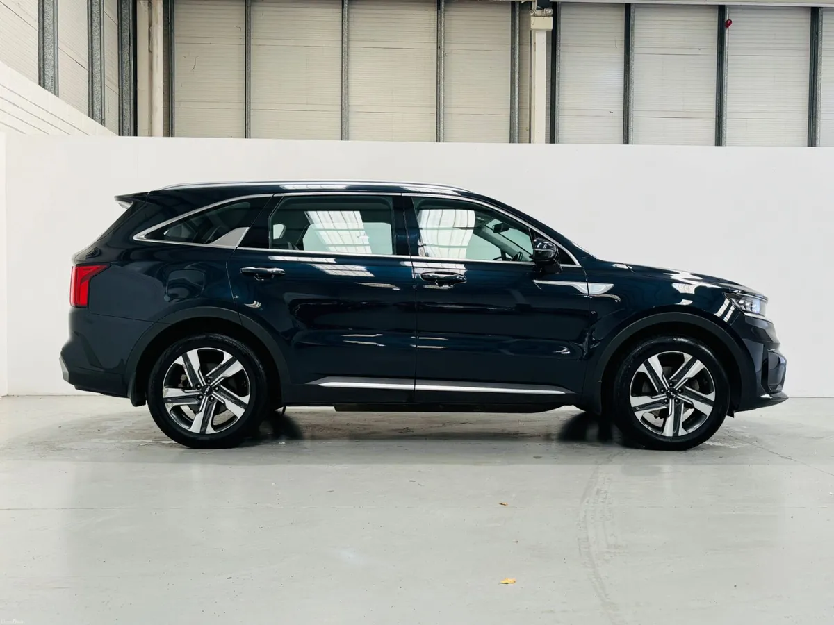 2022 Kia Sorento K3 AWD 7 Seat 1.6 PHEV - Image 3