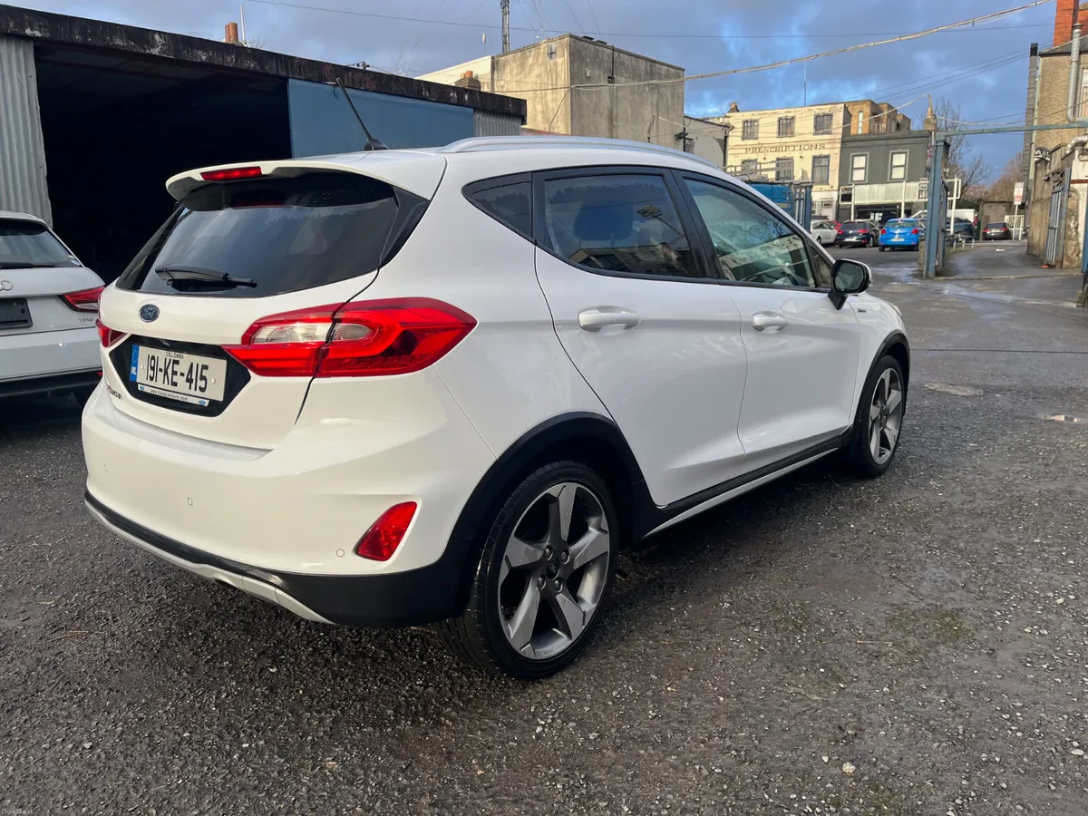 Ford Fiesta 2019 1 OWNER, EXCELLENT CONDITION - Image 3