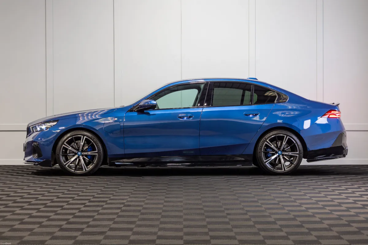 2025 BMW 5-Series 530e M-Sport - Image 3