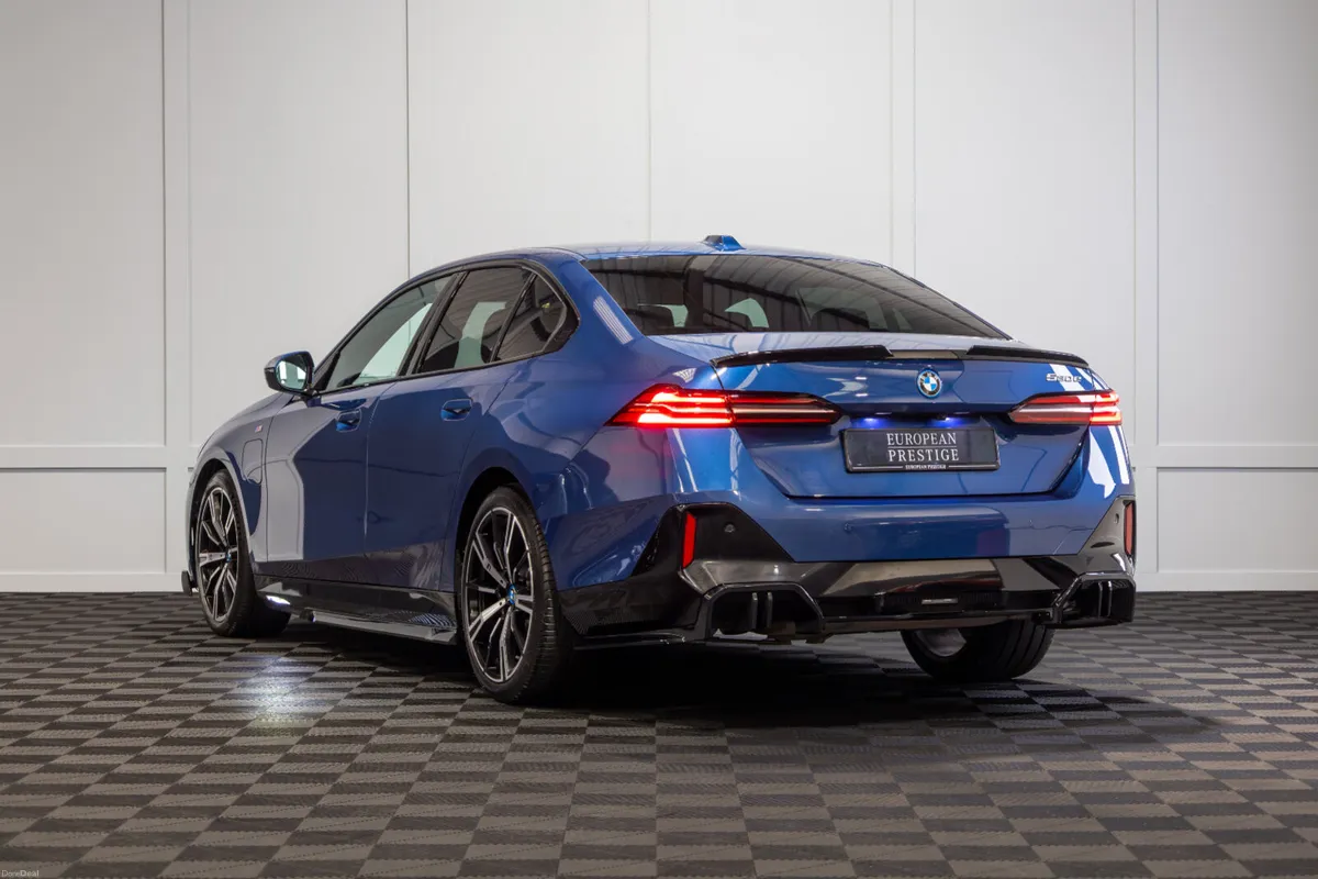 2025 BMW 5-Series 530e M-Sport - Image 4
