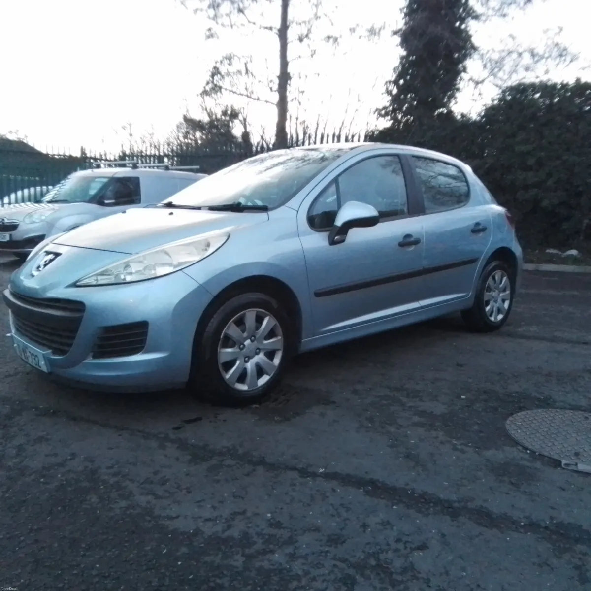 Peugeot 207 2010 - Image 2