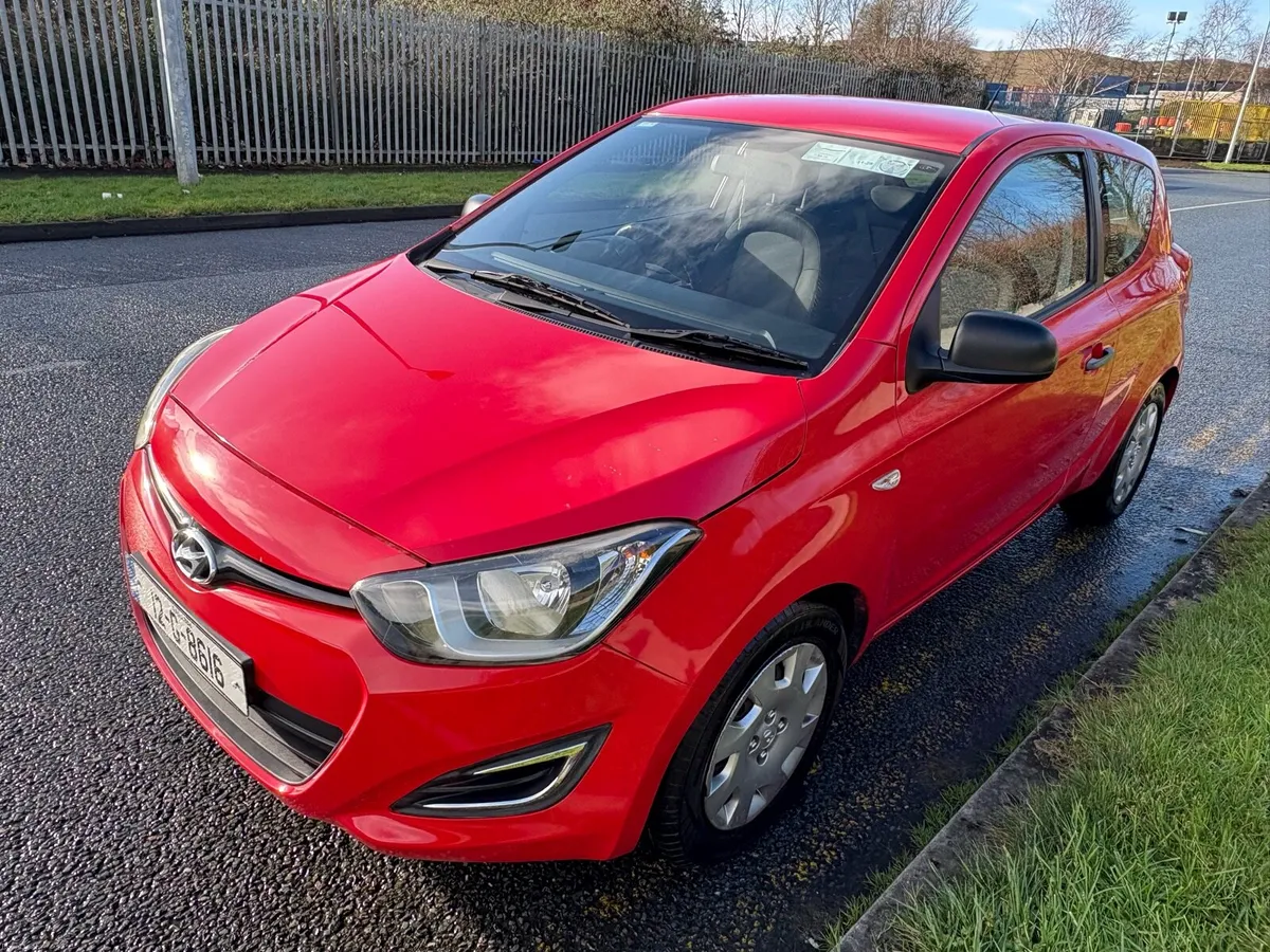 Hyundai i20 brand new long NCT, tax, serviced - Image 3
