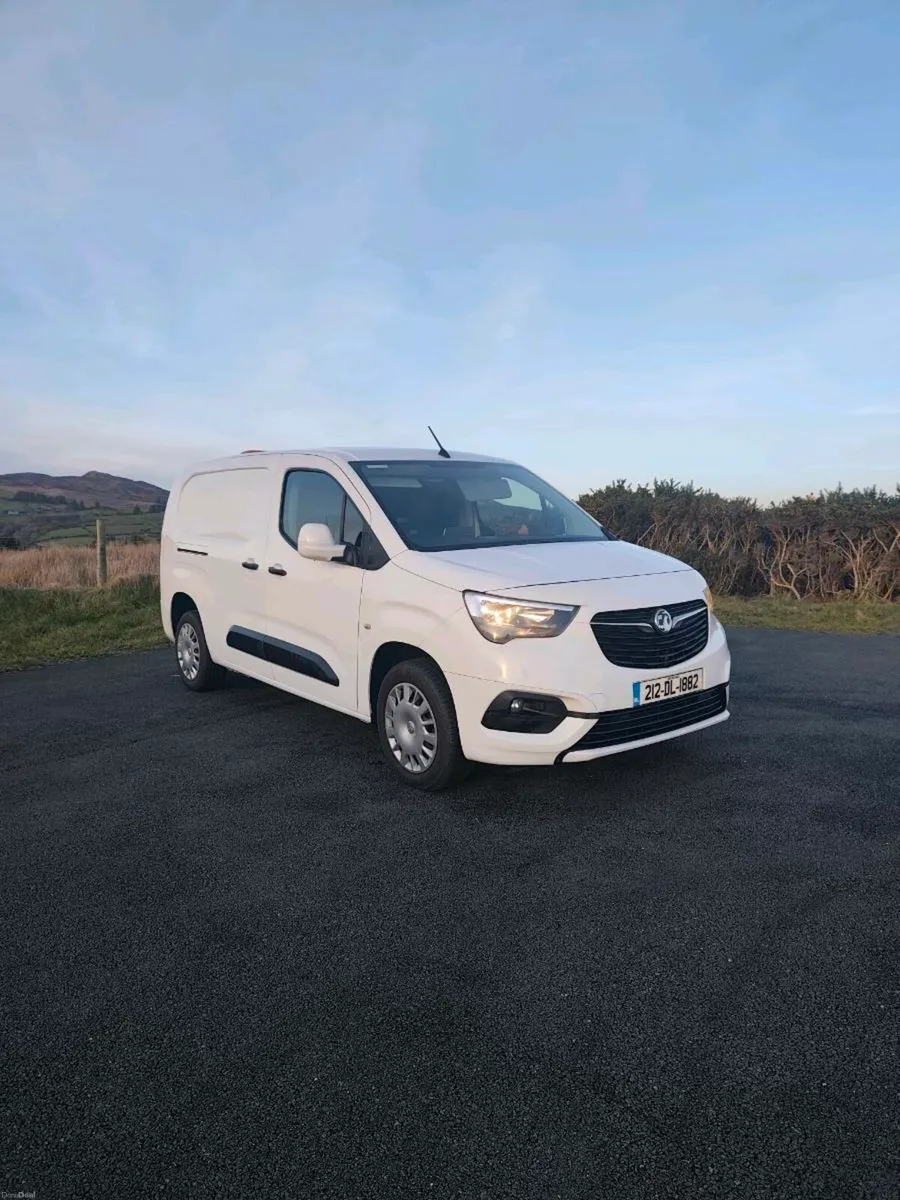 2021 vauxhall combo LWB - Image 1