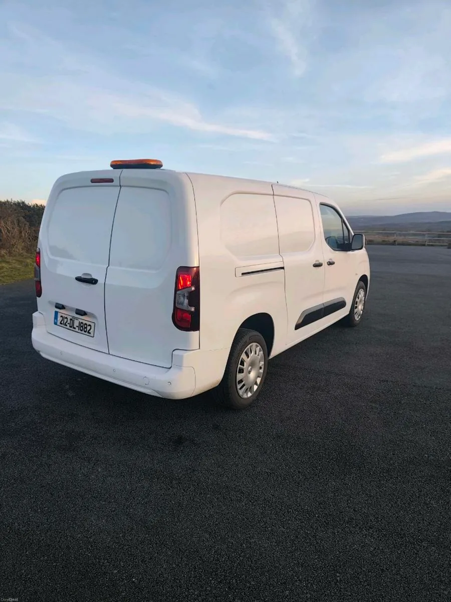 2021 vauxhall combo 2300 sportive - Image 4