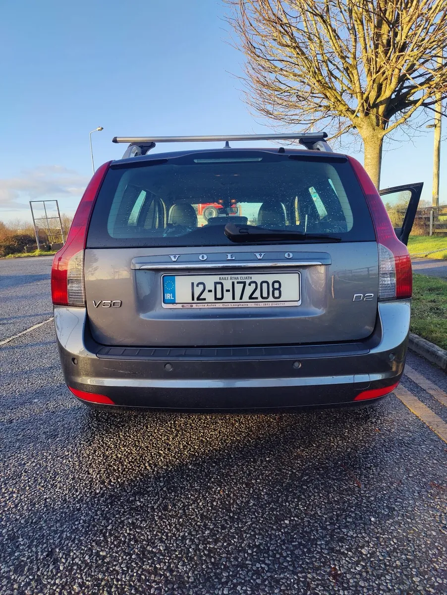 Volvo V50 2012 - Image 2