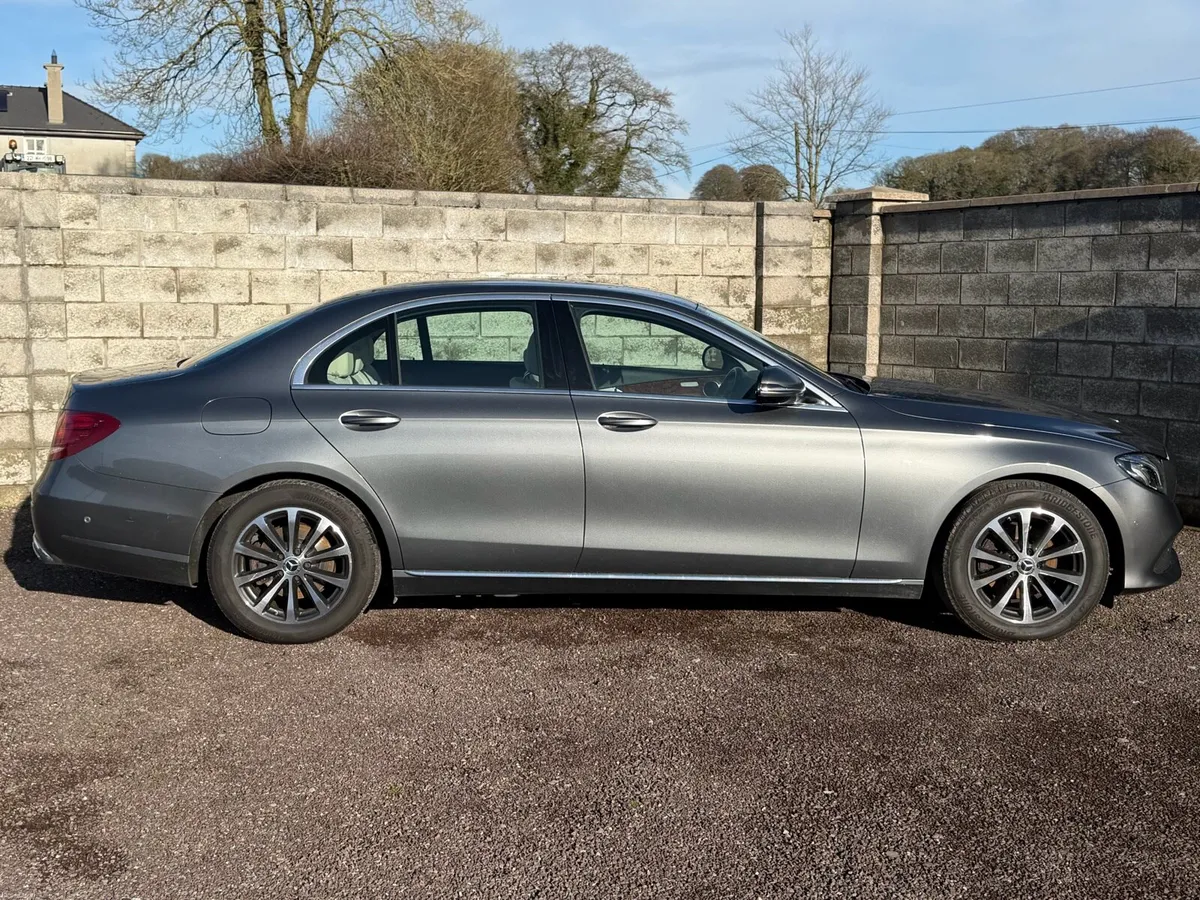 2017 E-CLASS - Image 2