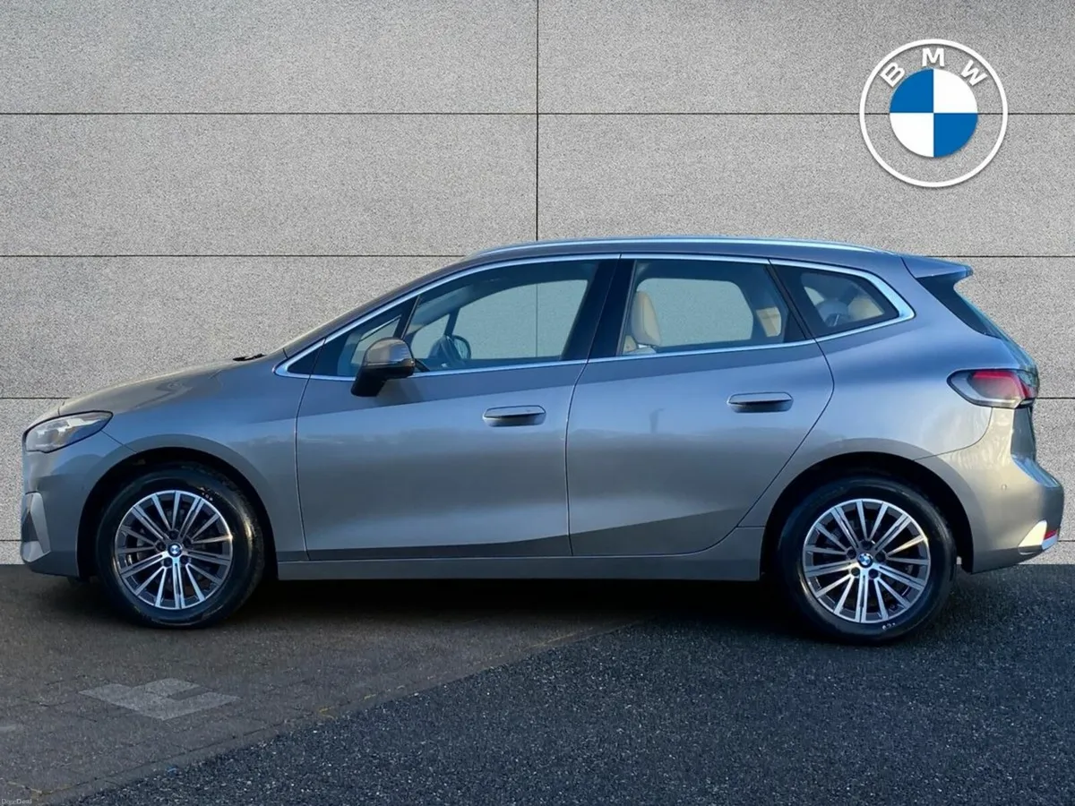BMW 2-Series 220i Luxury Active Tourer - Image 4