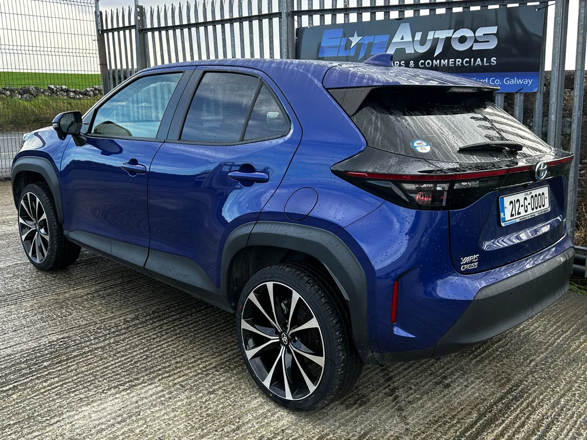 Toyota Yaris Cross Hybrid 2021 - Image 3
