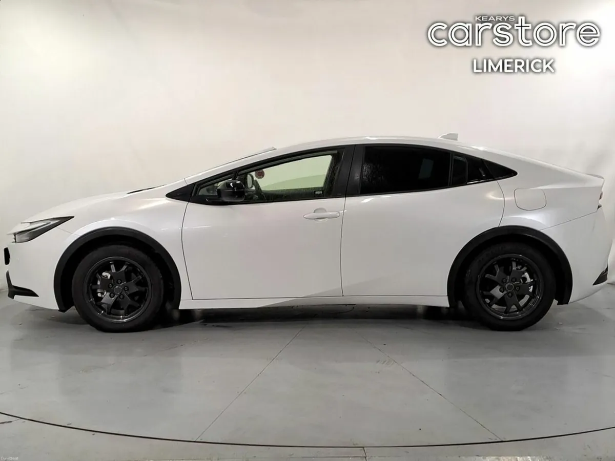 Toyota Prius 1.8 SELF CHARGING HYBRID *LOW MILEAGE - Image 6