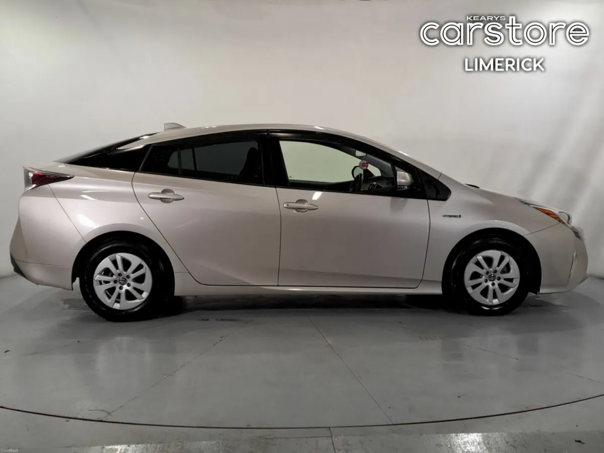 Toyota Prius 1.8 PET HYBRID - Image 2