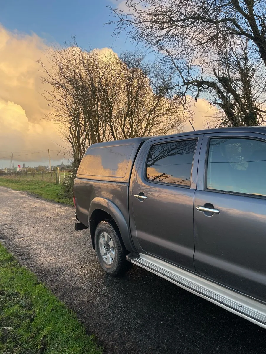 Toyota Hilux - Image 4