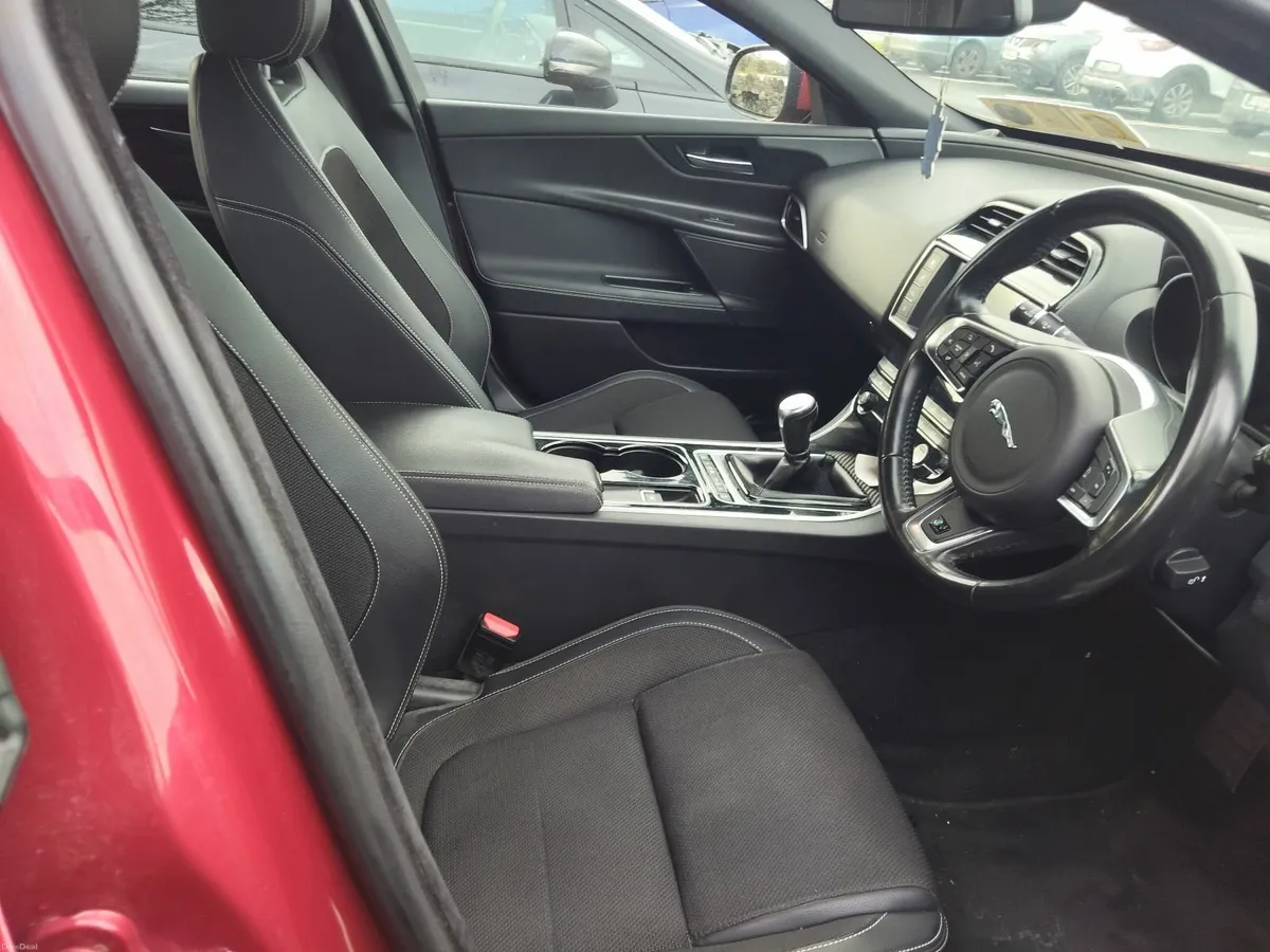 Jaguar XE R Sport 2018 Low Mileage - Image 4