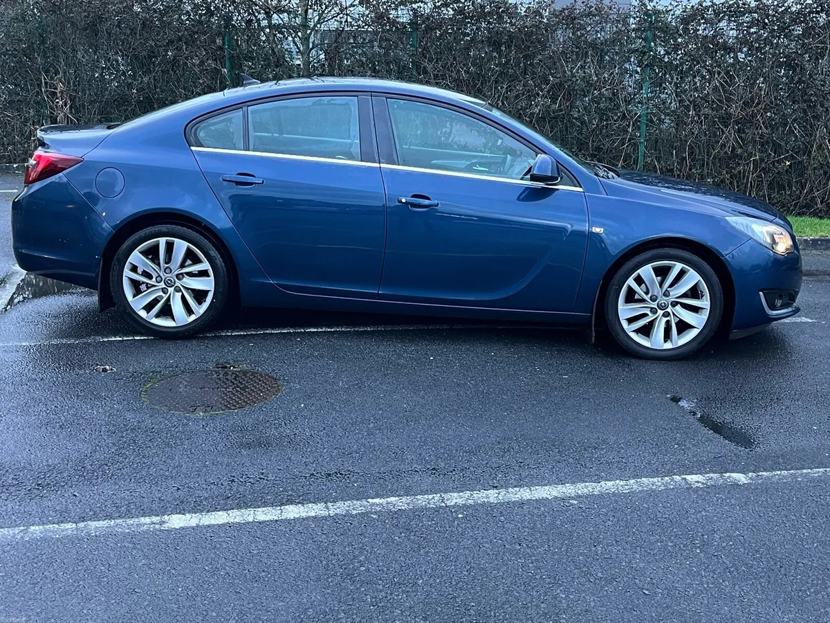 2014 Insignia 2.0L, ONLY 98km, 1 Owner - Image 1