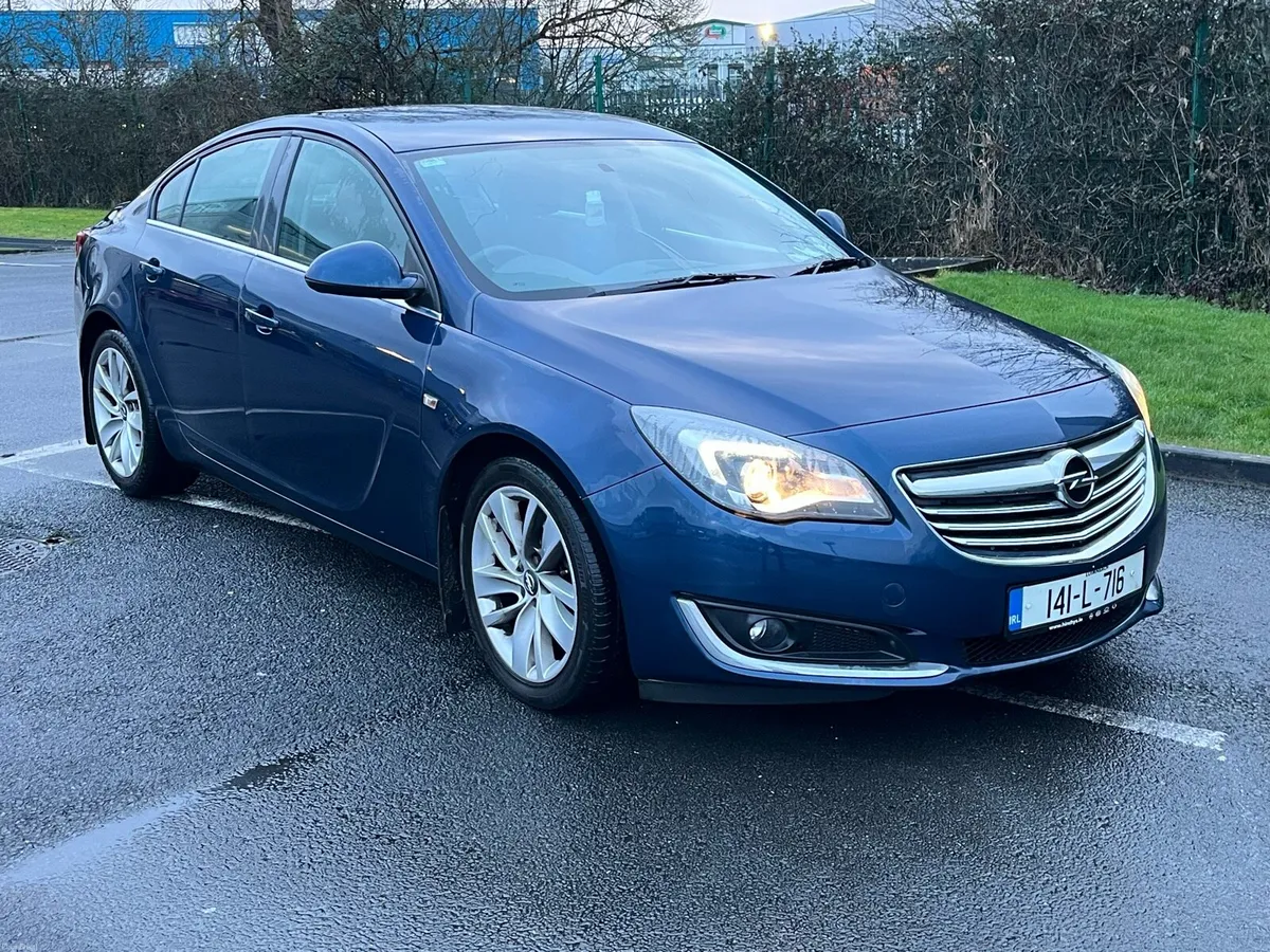 2014 Insignia 2.0L, ONLY 98km, 1 Owner - Image 2