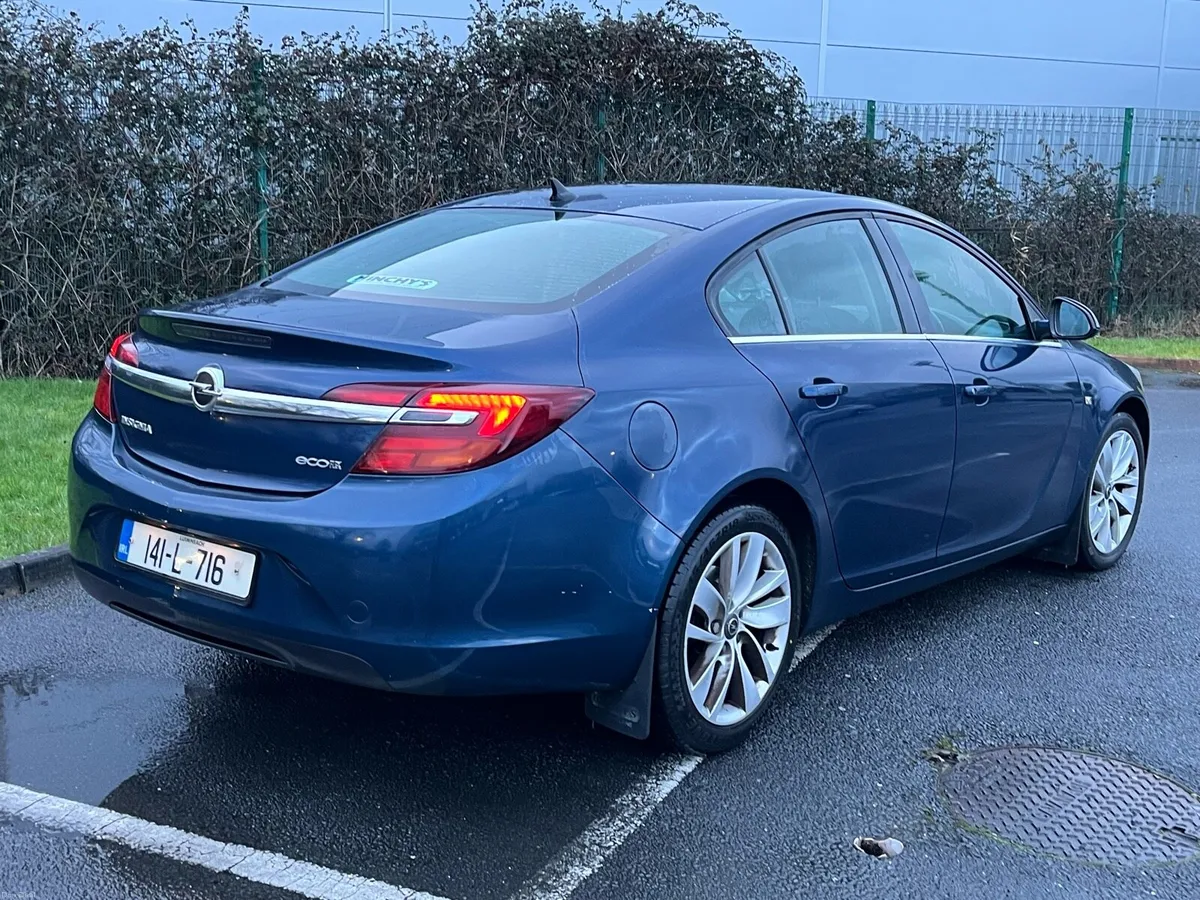 2014 Insignia 2.0L, ONLY 98km, 1 Owner - Image 3
