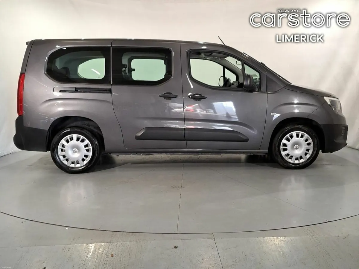 Opel Combo 1.5 Turbo D 100PS Energy XL 7 Seater - Image 2