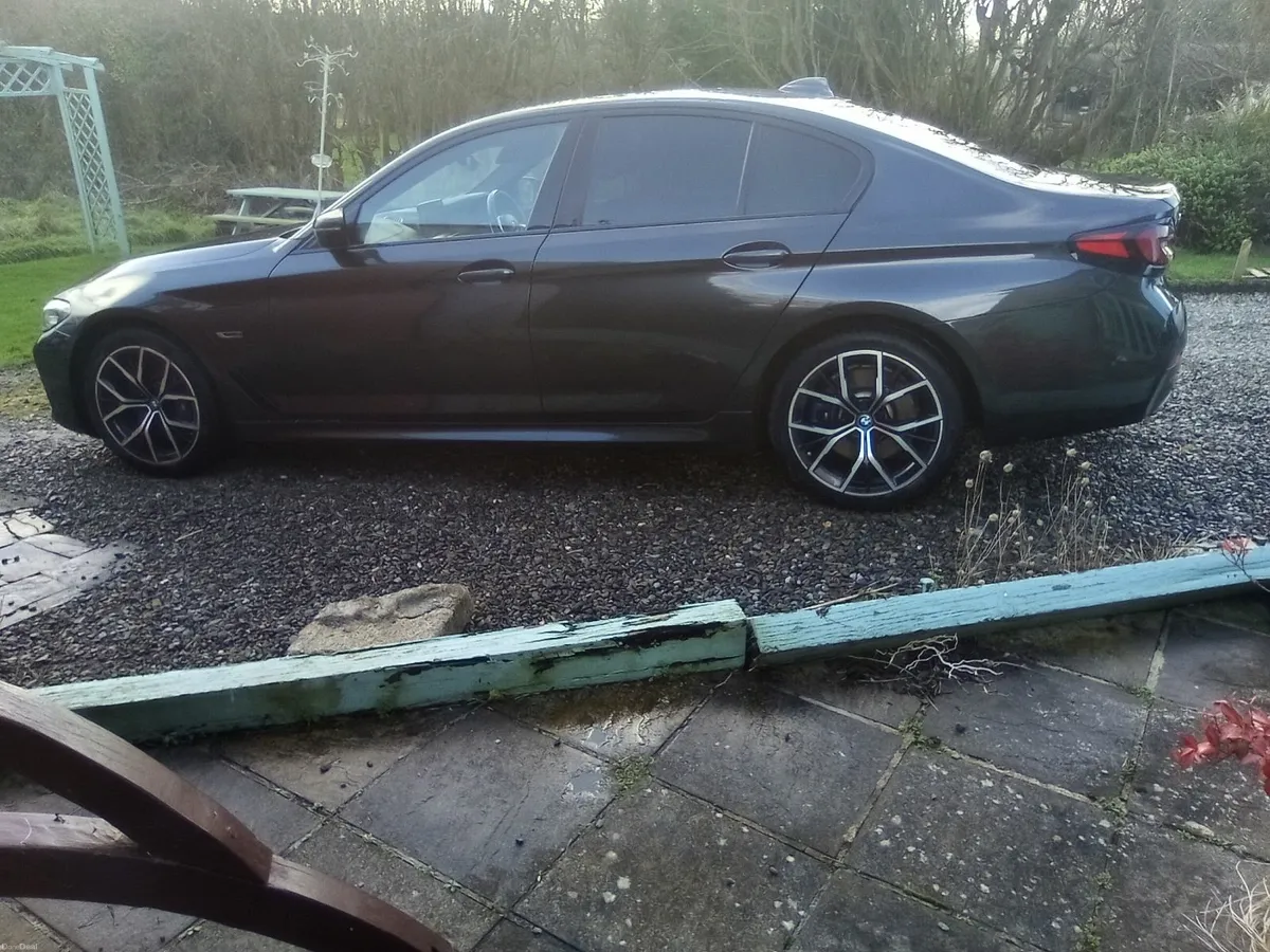 BMW 5-Series 2022 - Image 4