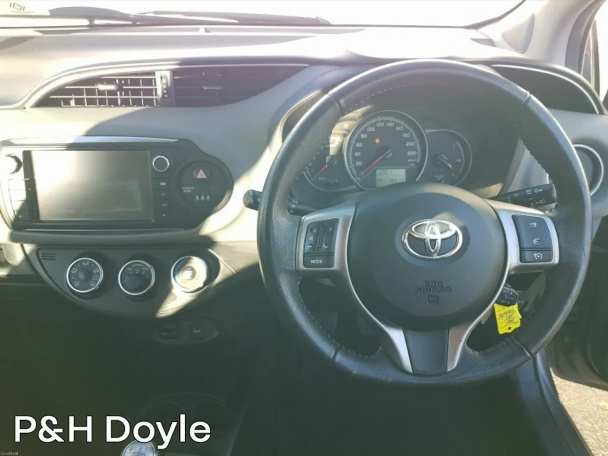 Toyota Yaris LUNA - Image 2