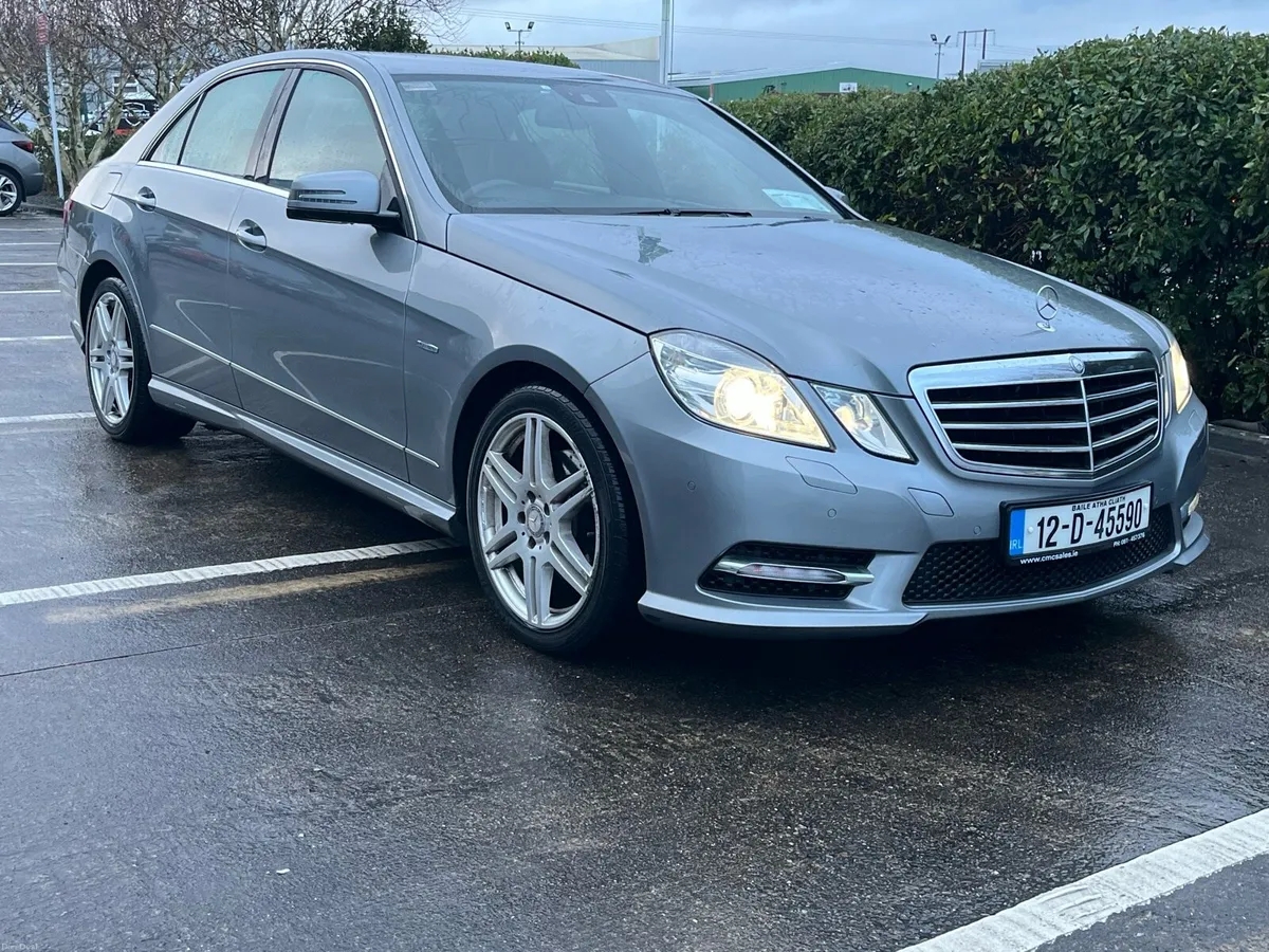 2012 merc E250, AUTO, only 230km, 1 Previous Owner - Image 4