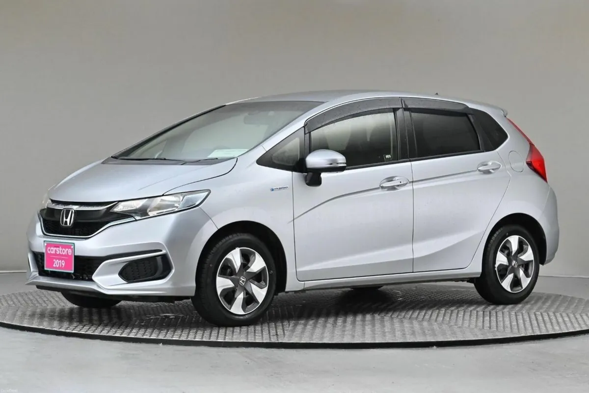 Honda Fit 1.5 HYBRID AUTO **9"ANDROID CAR PLAYER** - Image 4