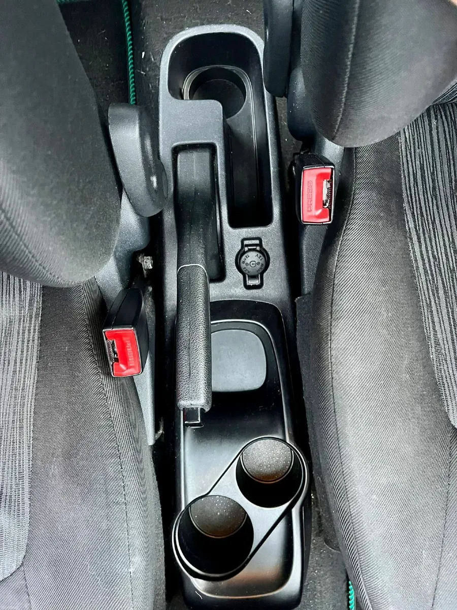 Hyundai i10 2013 - Image 3