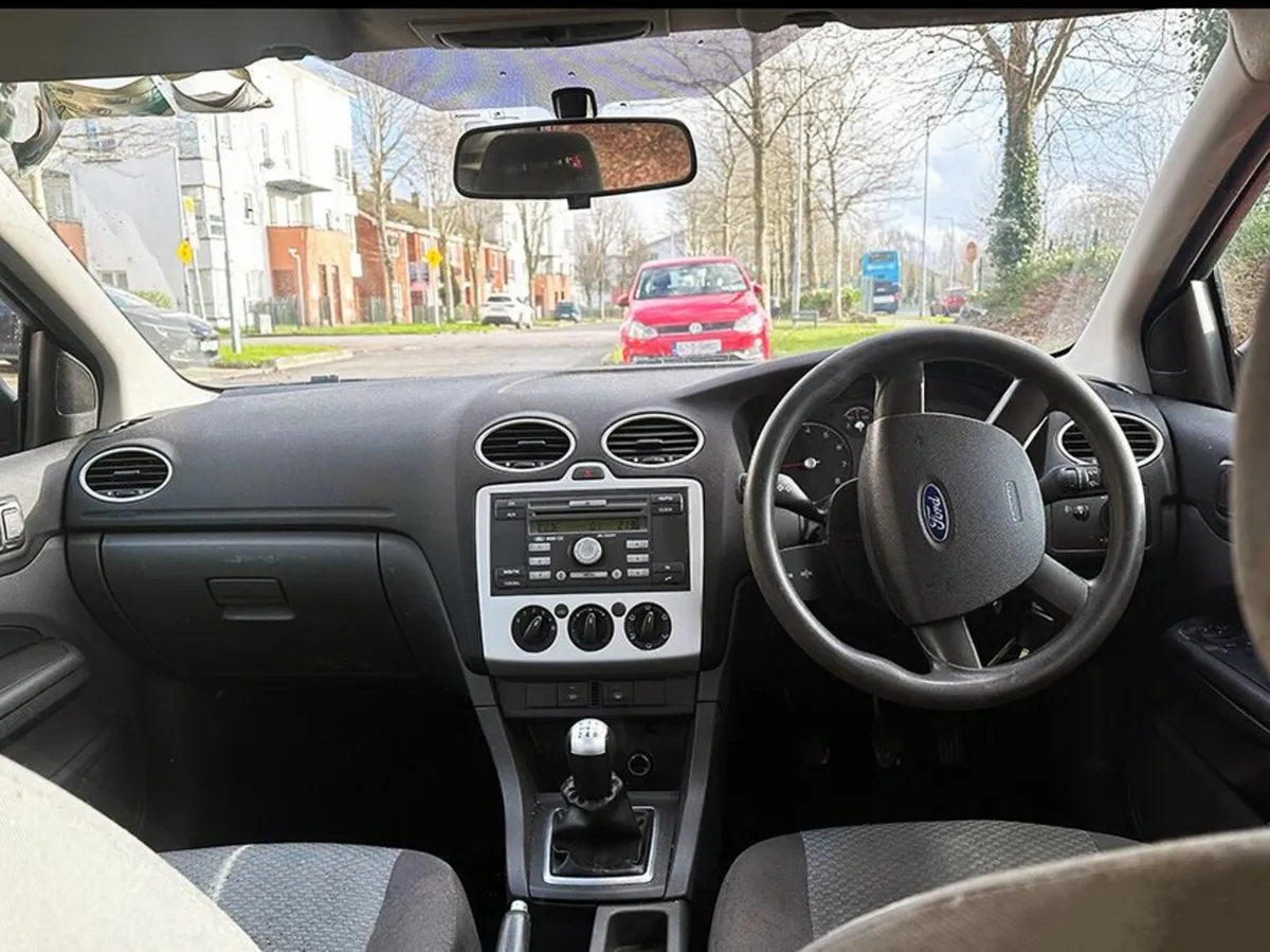 Ford Focus 2006 - Image 2