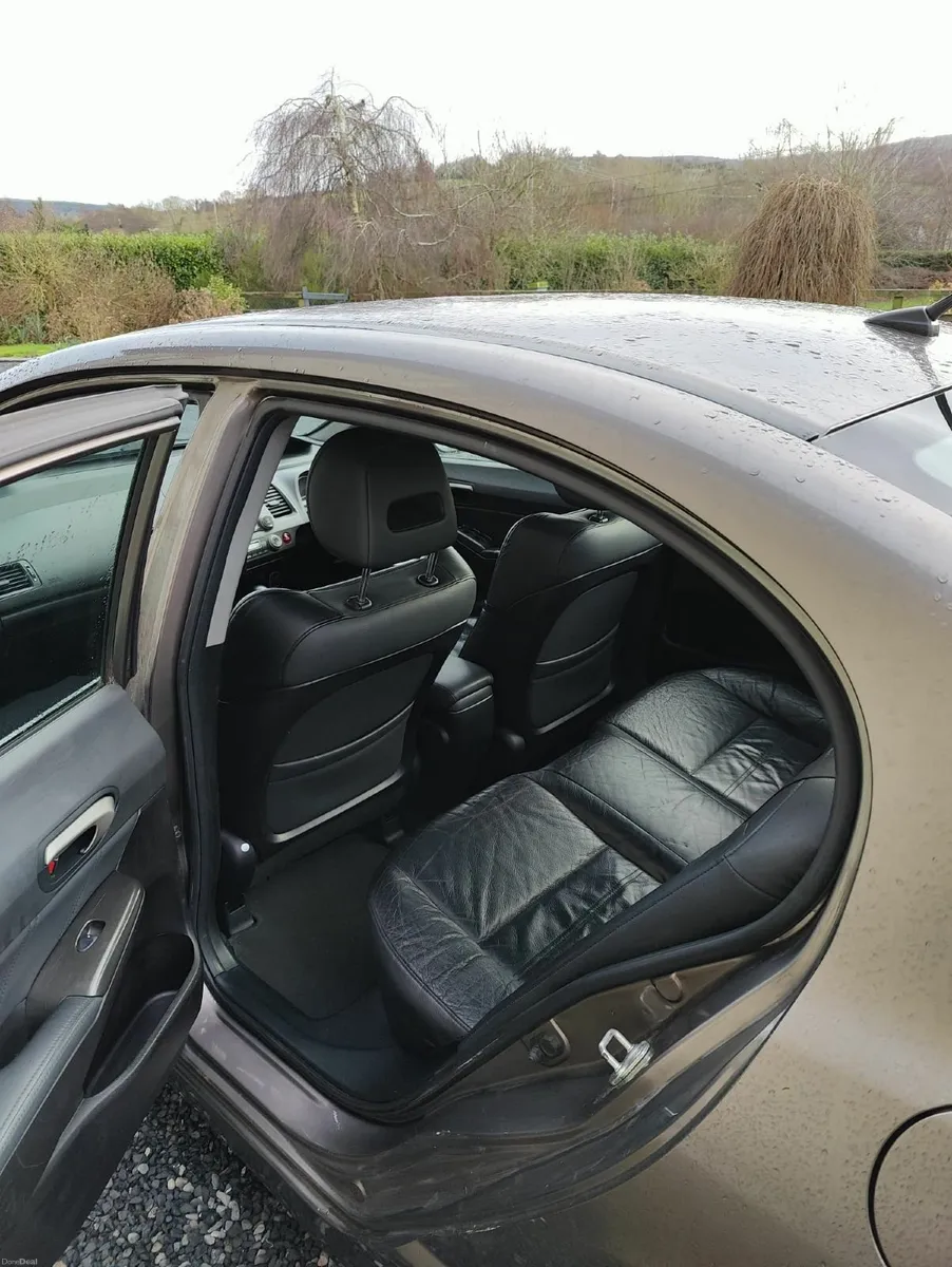 Honda Civic 2009 Automatic - Image 2