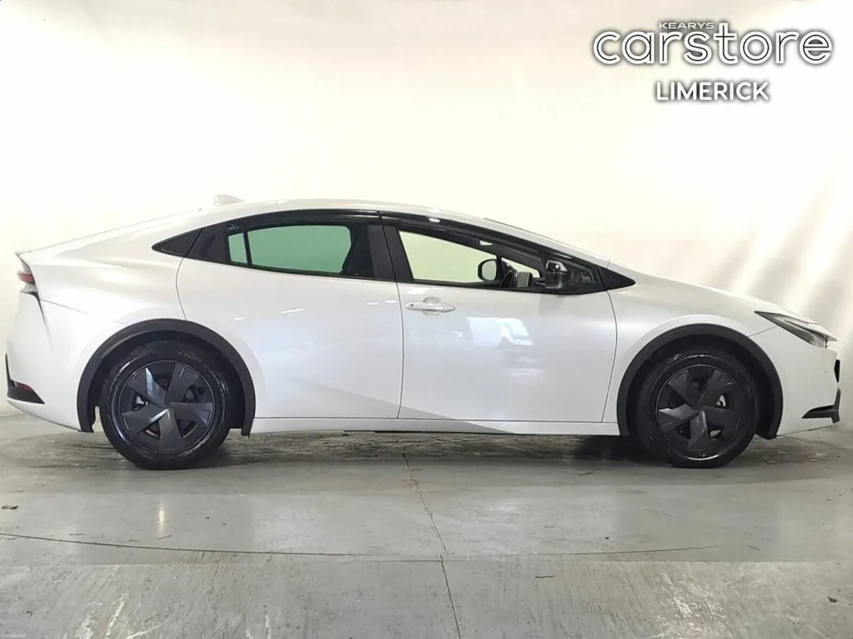Toyota Prius 1.8 SELF CHARGING HYBRID *LOW MILEAGE - Image 2
