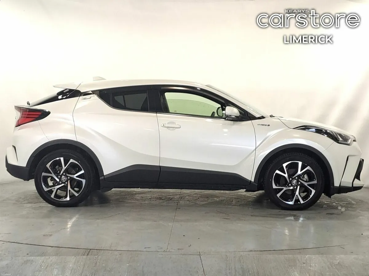 Toyota C-HR 1.8 HEV Auto - Image 2