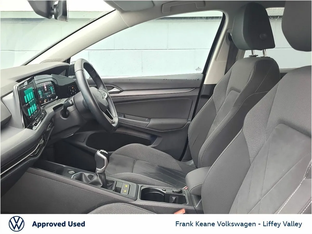 Volkswagen Golf STYLE 1.5 TSI 130HP *DEEP BLACK* * - Image 4