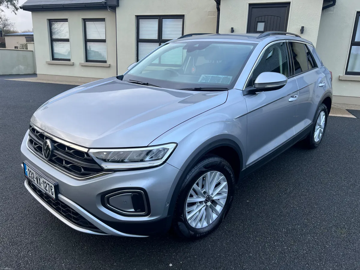 2023 (232)VW T-Roc Life 1.0 TSI 110hp Petrol - Image 2