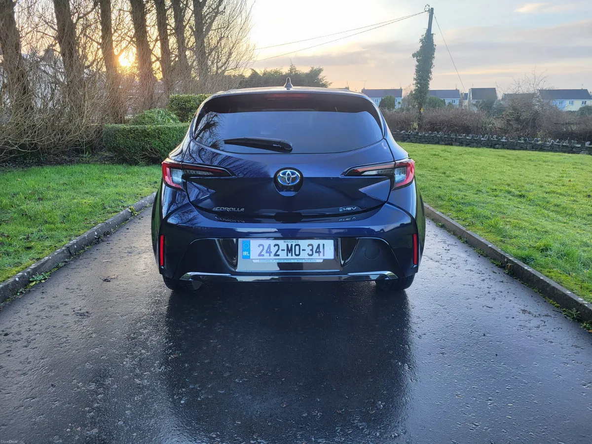Toyota Corolla H/B  SPORT  HYBRID - Image 4