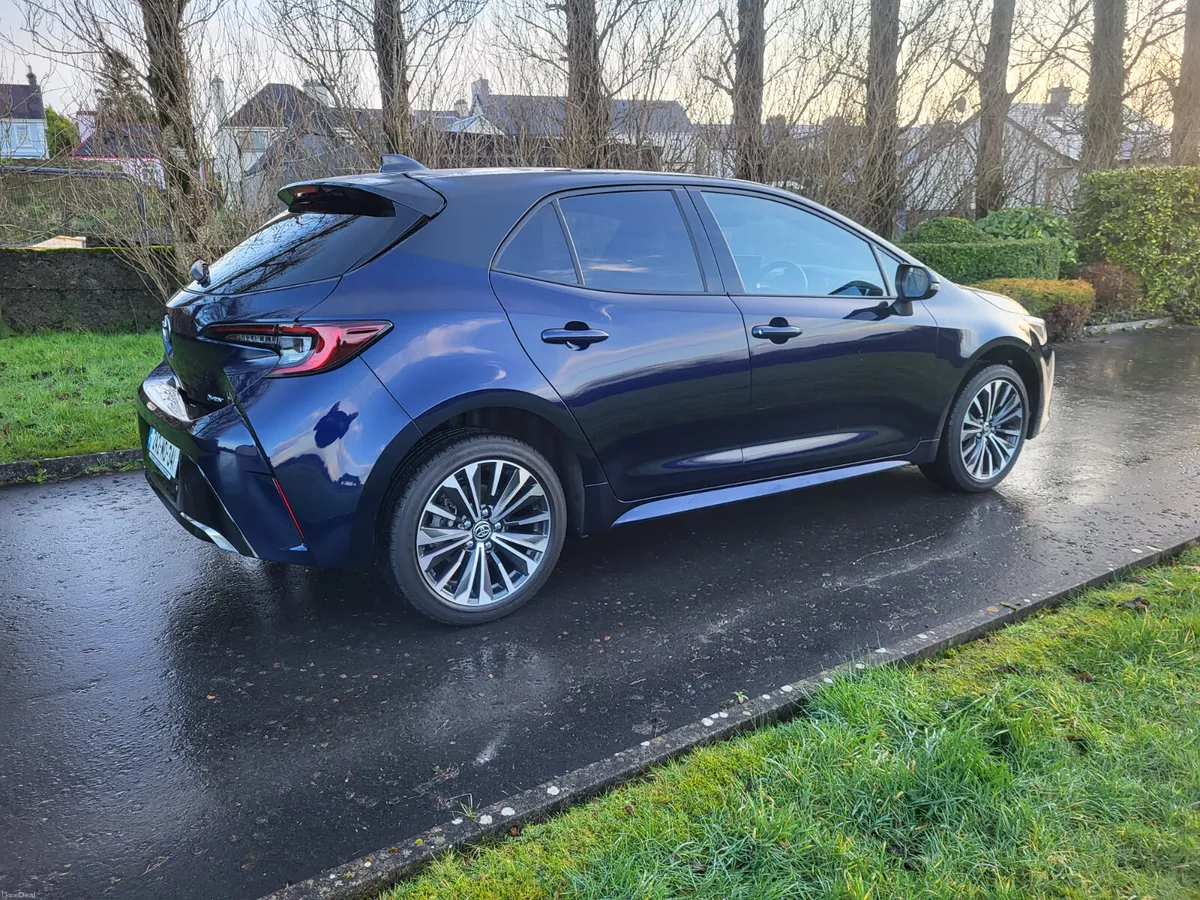 Toyota Corolla H/B  SPORT  HYBRID - Image 3