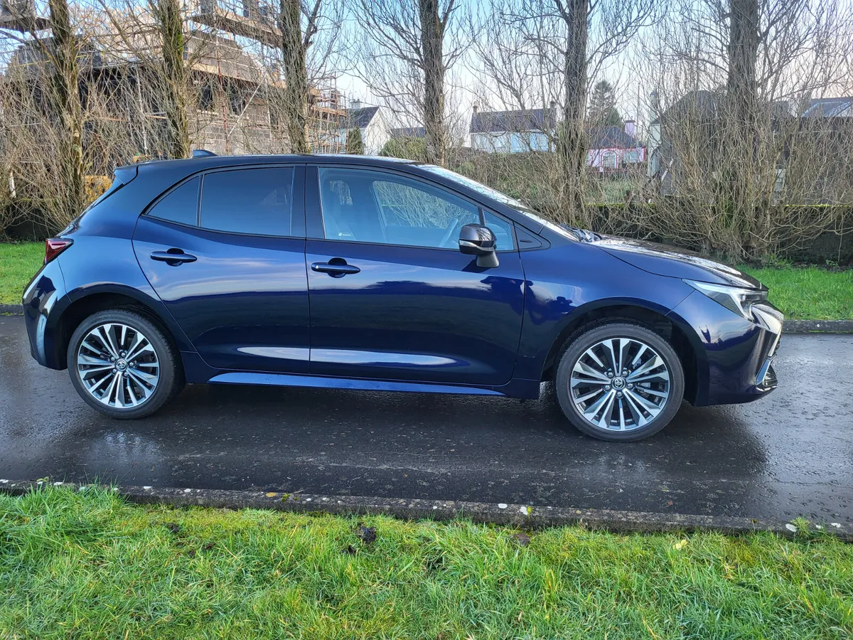 Toyota Corolla H/B  SPORT  HYBRID - Image 2