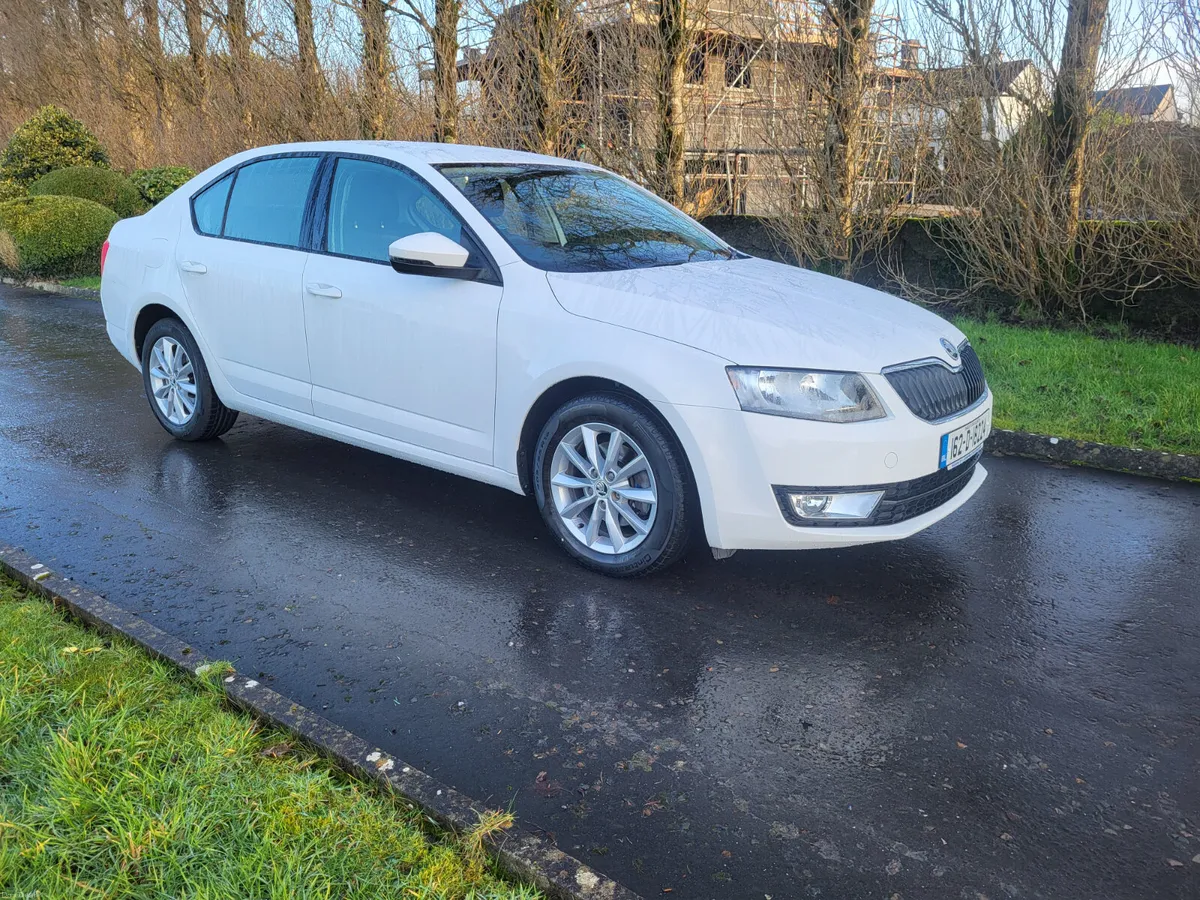 Skoda Octavia low kms  mint condition - Image 1