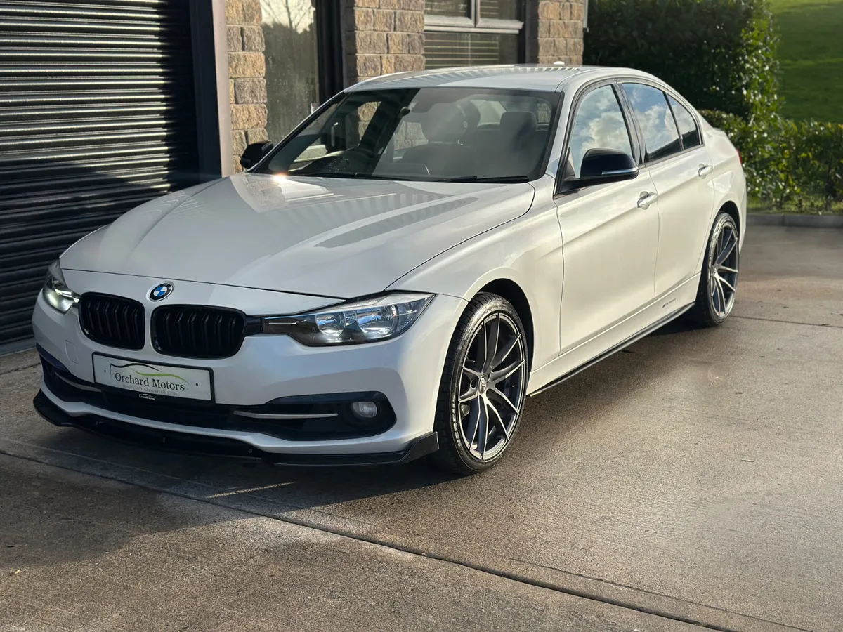 BMW 3-Series,  320i Sport 2016 - Image 4