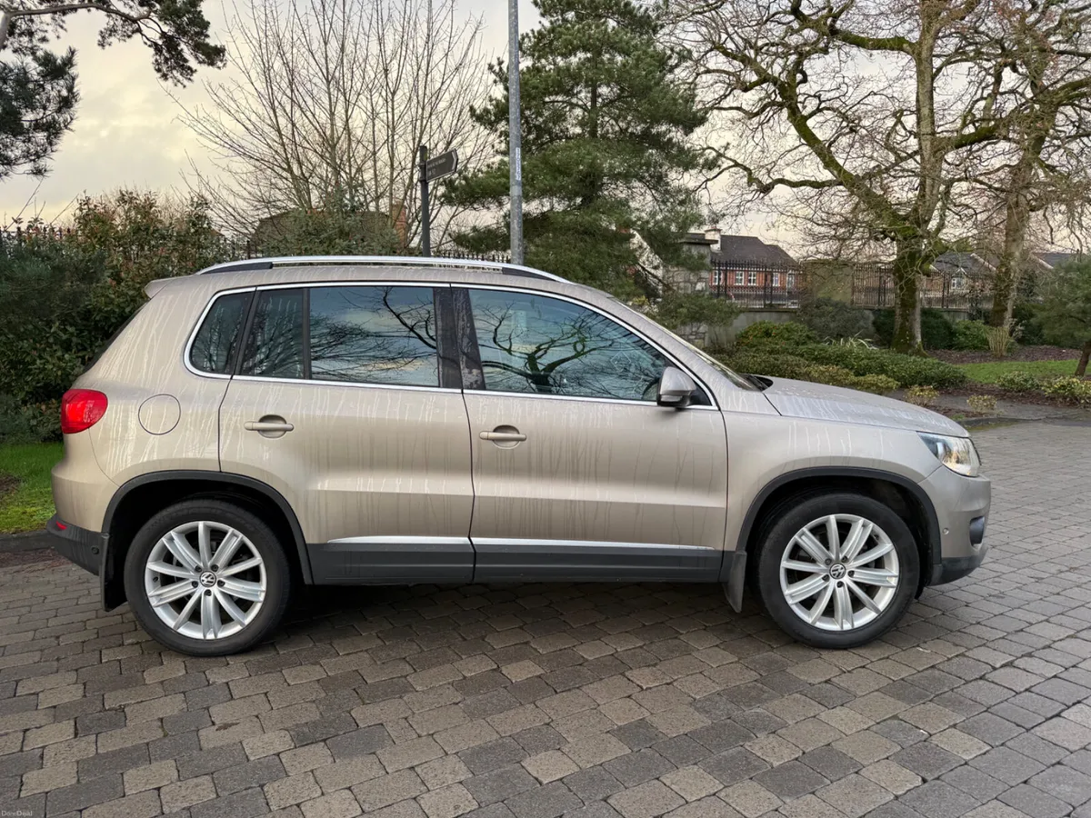Volkswagen Tiguan 2014 LOW MILEAGE - Image 3