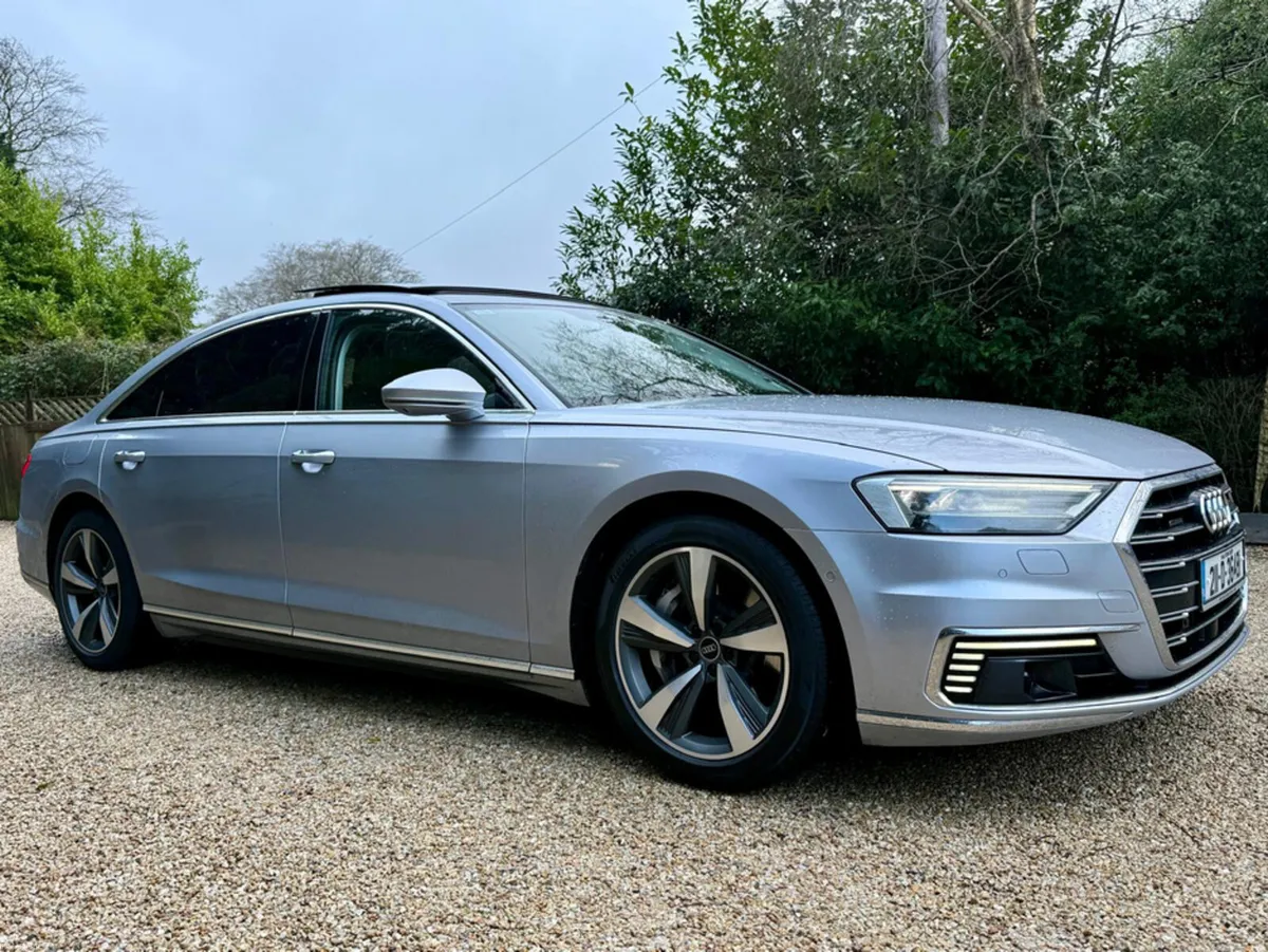 Audi A8 3.0TFSI E LONG WHEEL BASE  QUATTRO *F.AUDI - Image 2