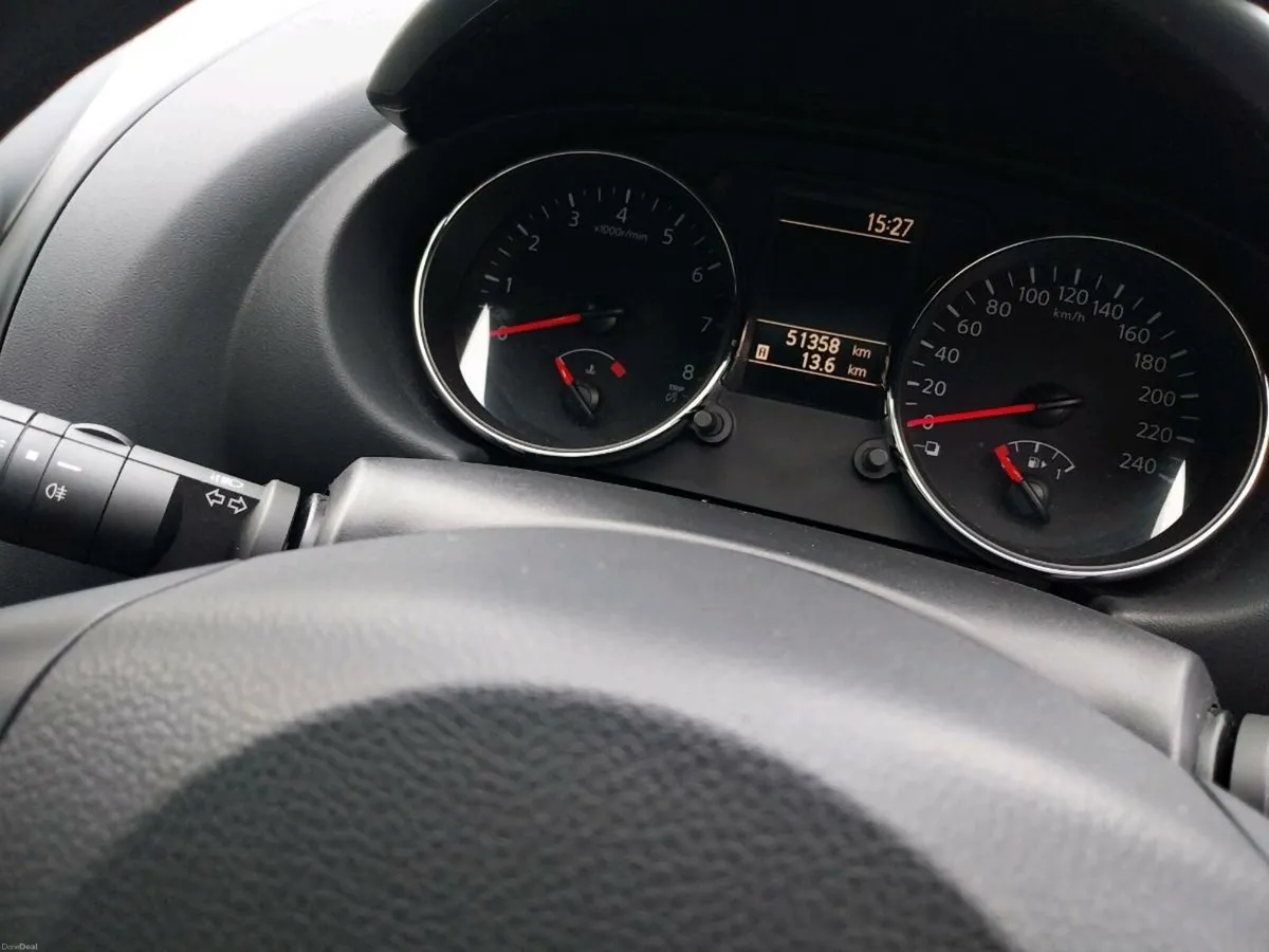 2011-Nissan Qashqai - Image 2