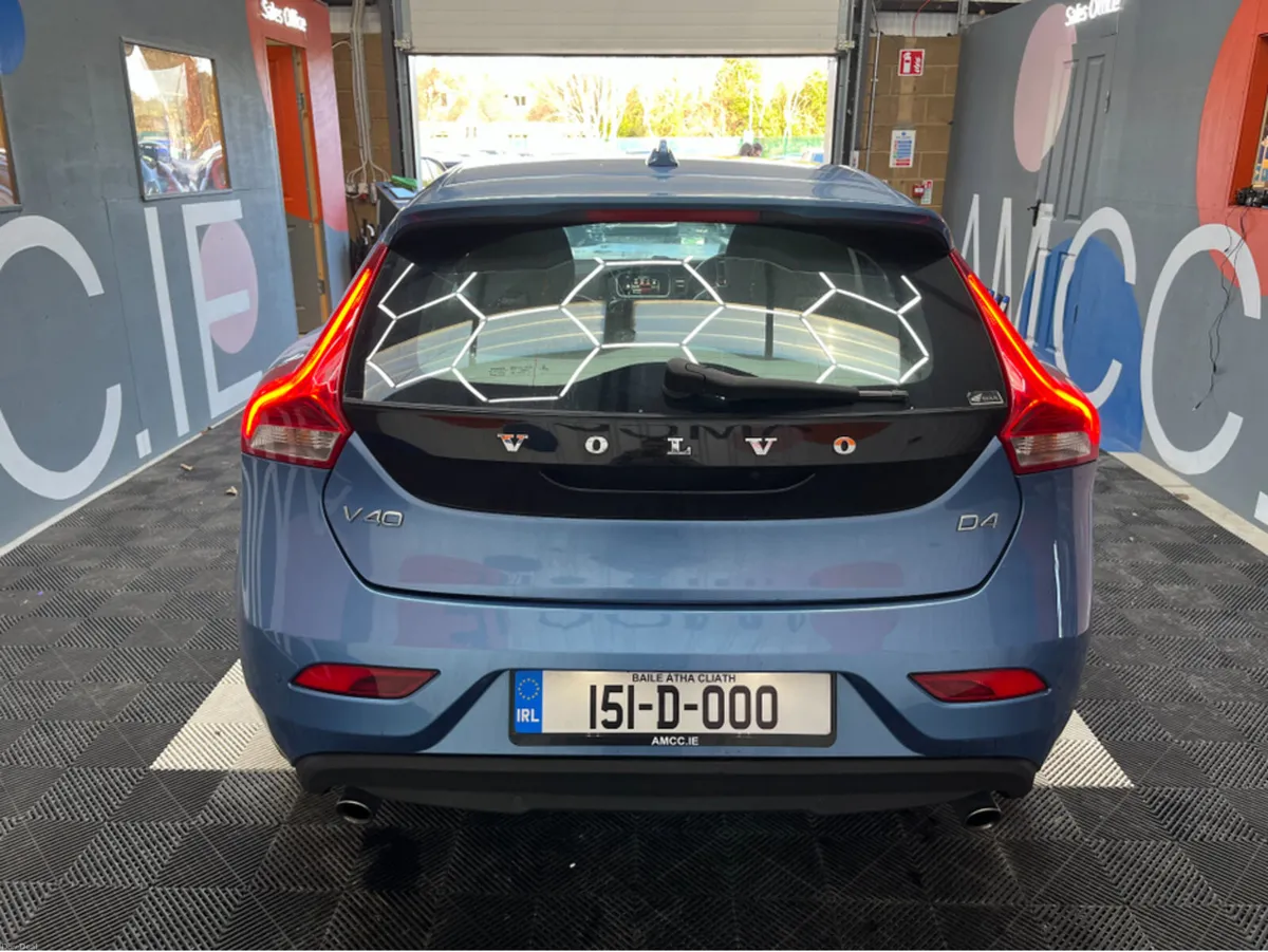 Volvo V40 2015 VOLVO V40 D4 SE 2.0 AUTOMATIC / CRU - Image 3