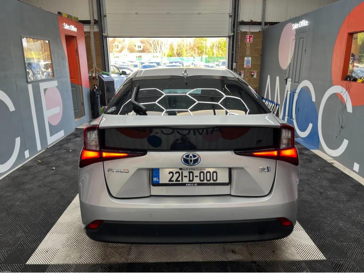 Toyota Prius €21950 2022 TOYOTA PRIUS S SAFETY SEN - Image 3