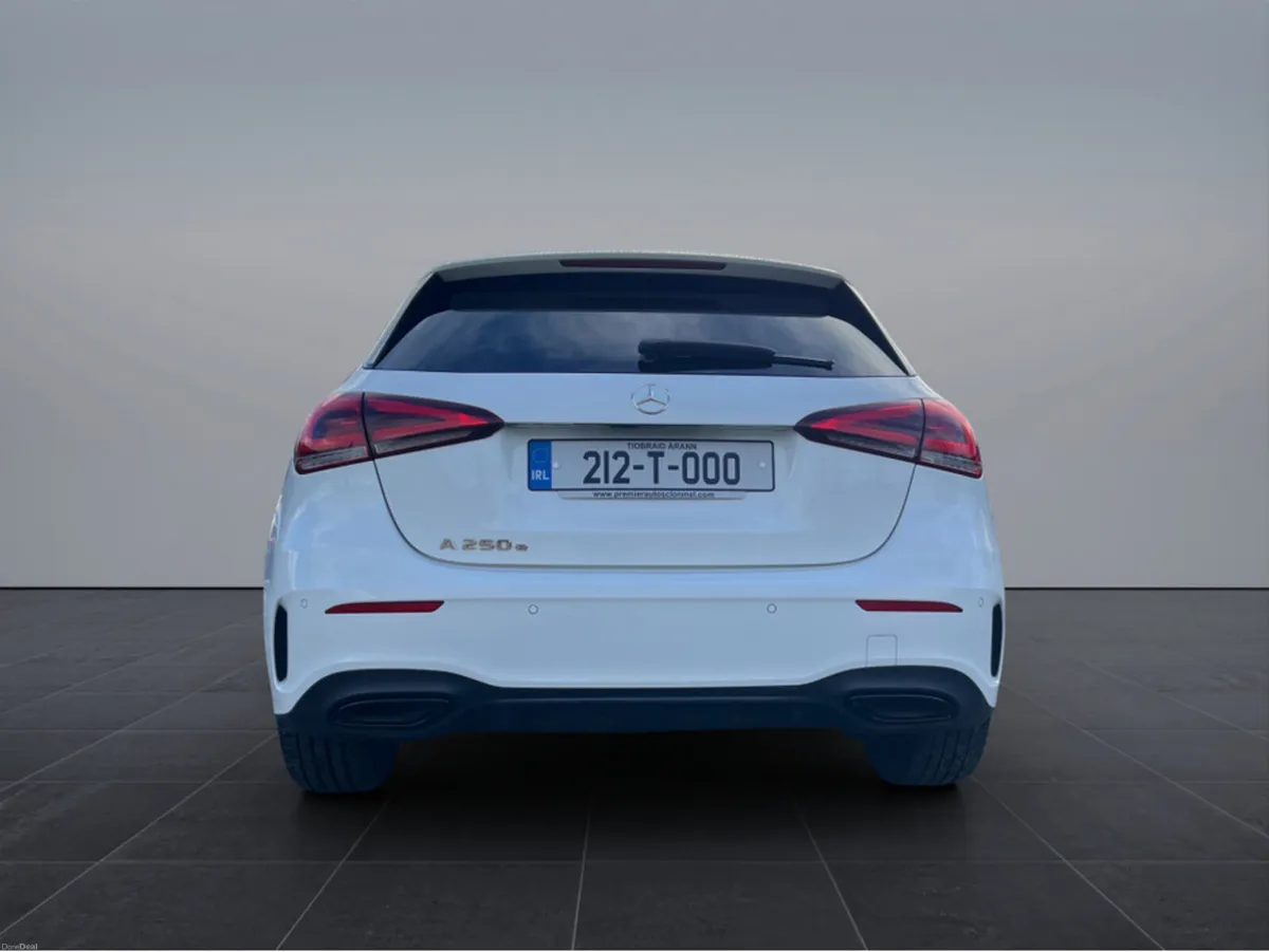 Mercedes-Benz A-Class 250 AMG LINE ED EXECUTIVE E - Image 3