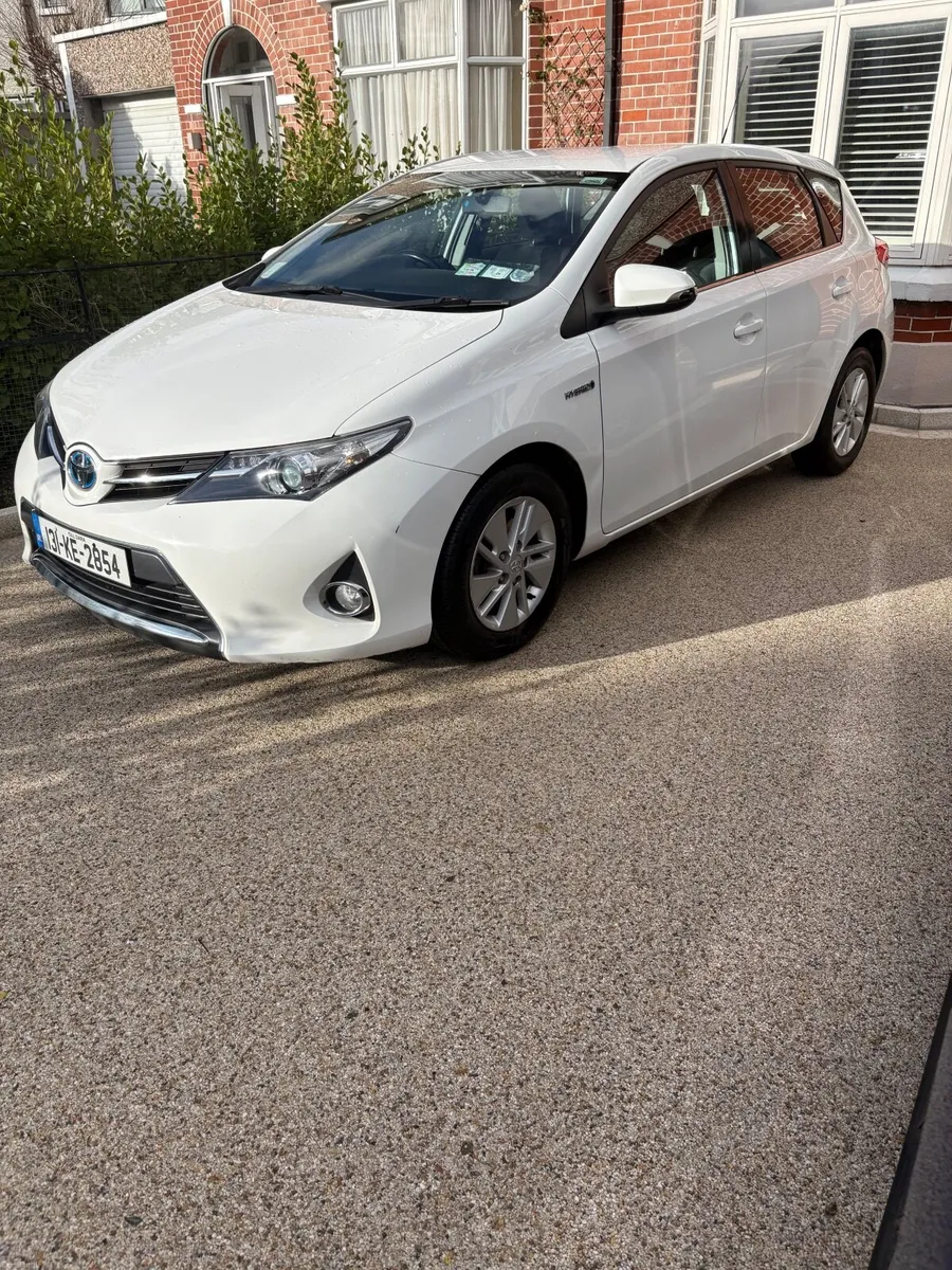 Toyota Auris 2013 - Image 1